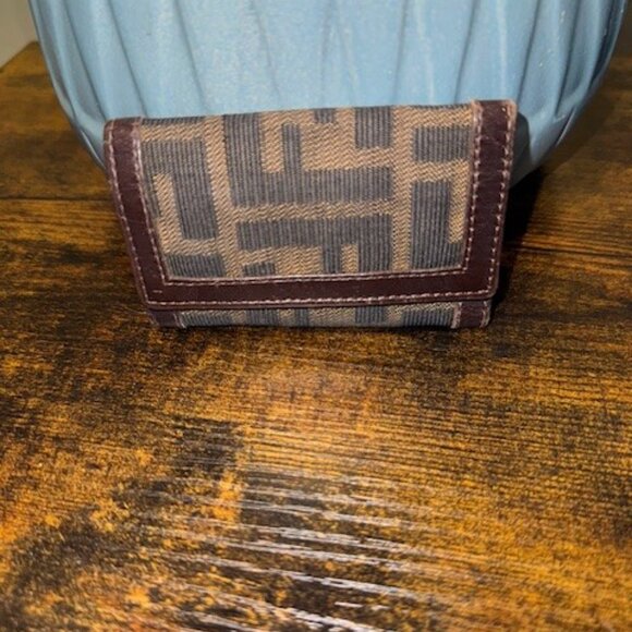 Fendi Vintage Brown Leather Zucca Six Hook Key Case - Pre-Owned - Picture 2 of 7